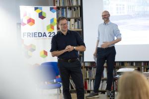 Staatsminister Carsten Schneider  - Bild: Bundeskanzleramt / bundesfoto / Christina Czybik