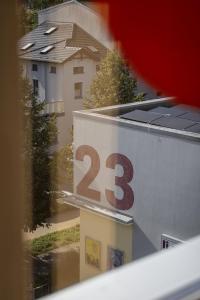 Die Ehrenamtlichen bieten hörbar neue Perspektiven auf die Stadt. Bild: Bundeskanzleramt / bundesfoto / Christina Czybik