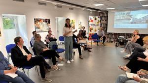 Ebenfalls mit uns im Gespräch ist Bettina Martin, Ministerin für Kultur, Wissenschaft, Bundes- und Europaangelegenheiten MV - Bild: KARO AG (gemeinnützig)